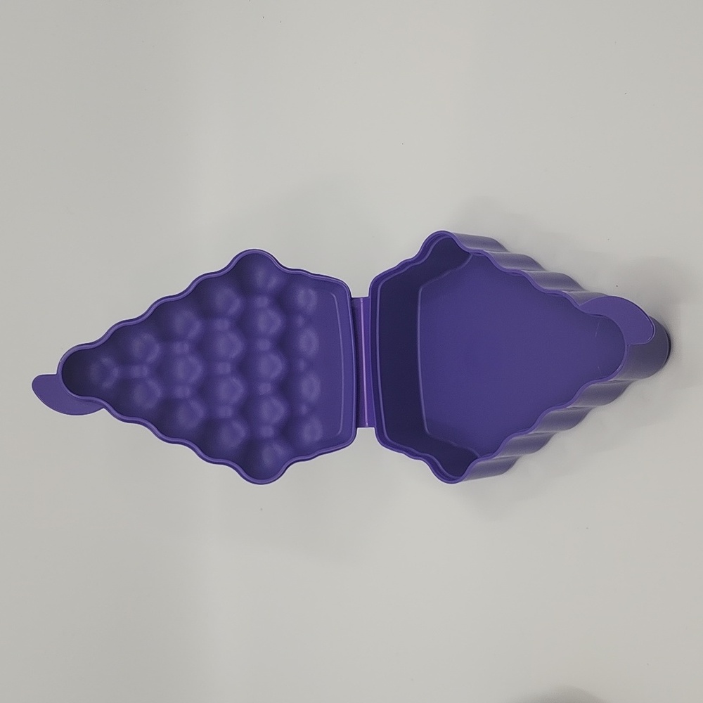 Tupperware Forget me Not Grape Keeper - Picture 2 of 8